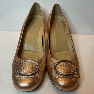 New Naturalizer Rose Gold Flats with Metallic Finish size 10 women